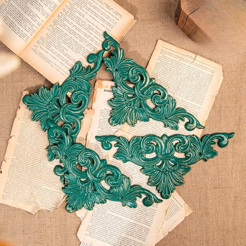 European Style Iron Wall Decor Vintage Corner Bracket for Doorway Decoration Crafts Lintel Background Wall and Home Architecture