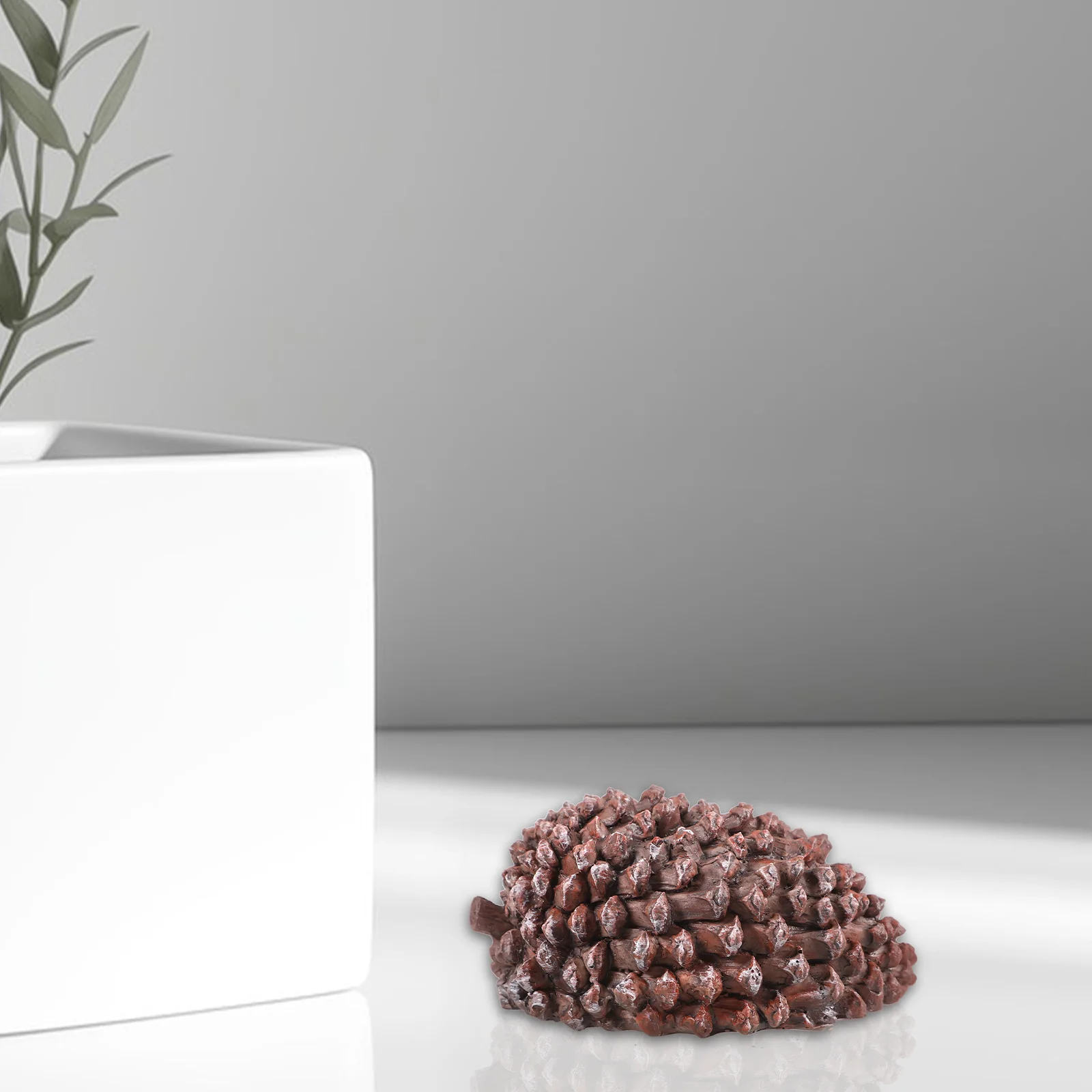 Pinecone Key Box Outdoor Resin Hidden Key Holder for Garden Yard Decorative Storage for Spare Keys and Small Items