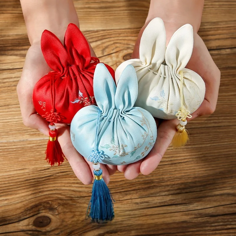 Elegant Rabbit-Embroidered Empty Incense Pouch Traditional Court Style Personal Fragrance Holder Hanfu Accessory for Men