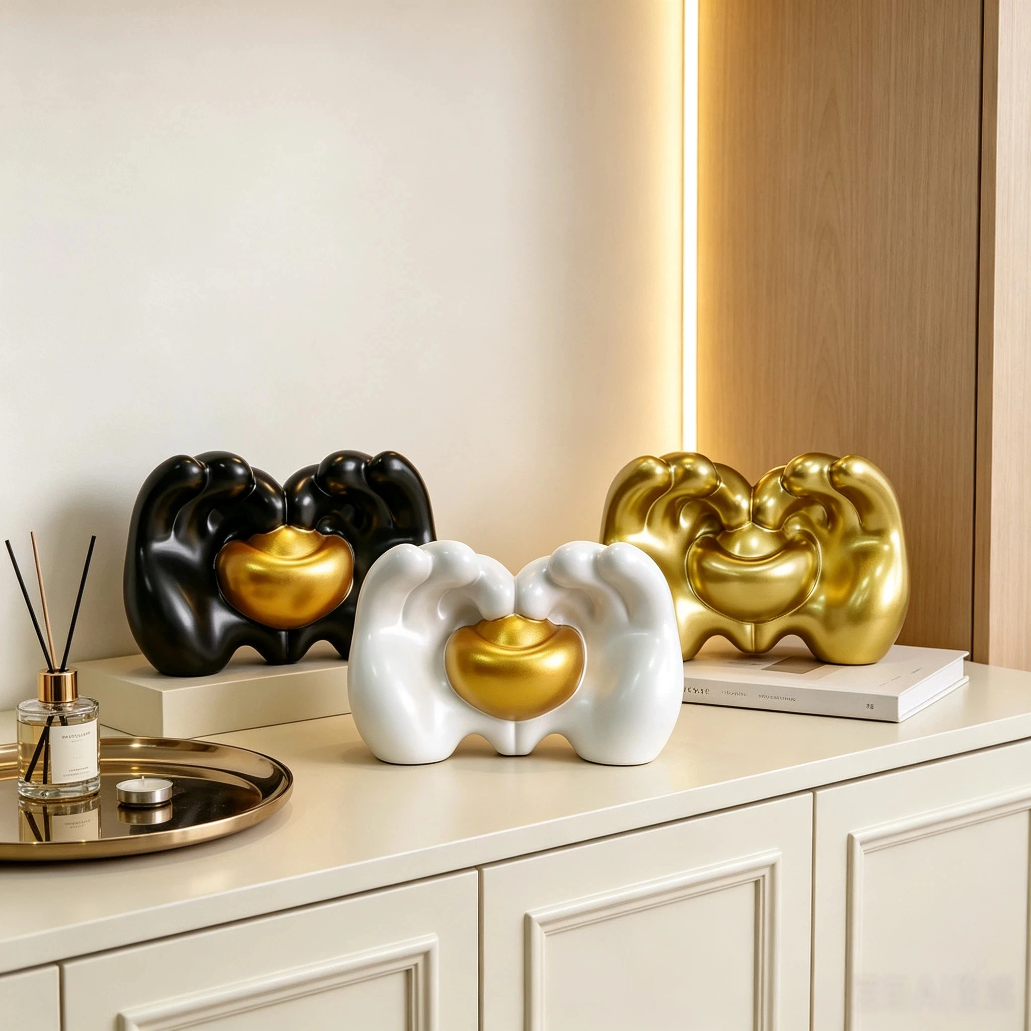 Luxurious Resin Decorative Piece in the Shape of a Heart Holding Ingots, Suitable for Home Entryway, Living Room, Tv Cabinet, Study, Sideboard, and Multiple Other Settings. It Symbolizes Attracting Wealth, Preserving F