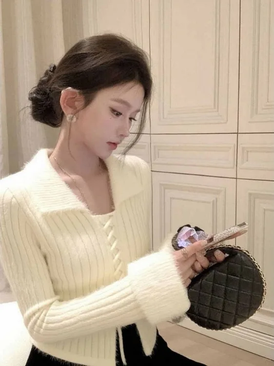 

Unique Color Blo Knitted Base irt Women's Slim Fit Long Sve Turn-down Collar Inner Wear Design Beautiful oulder Line...