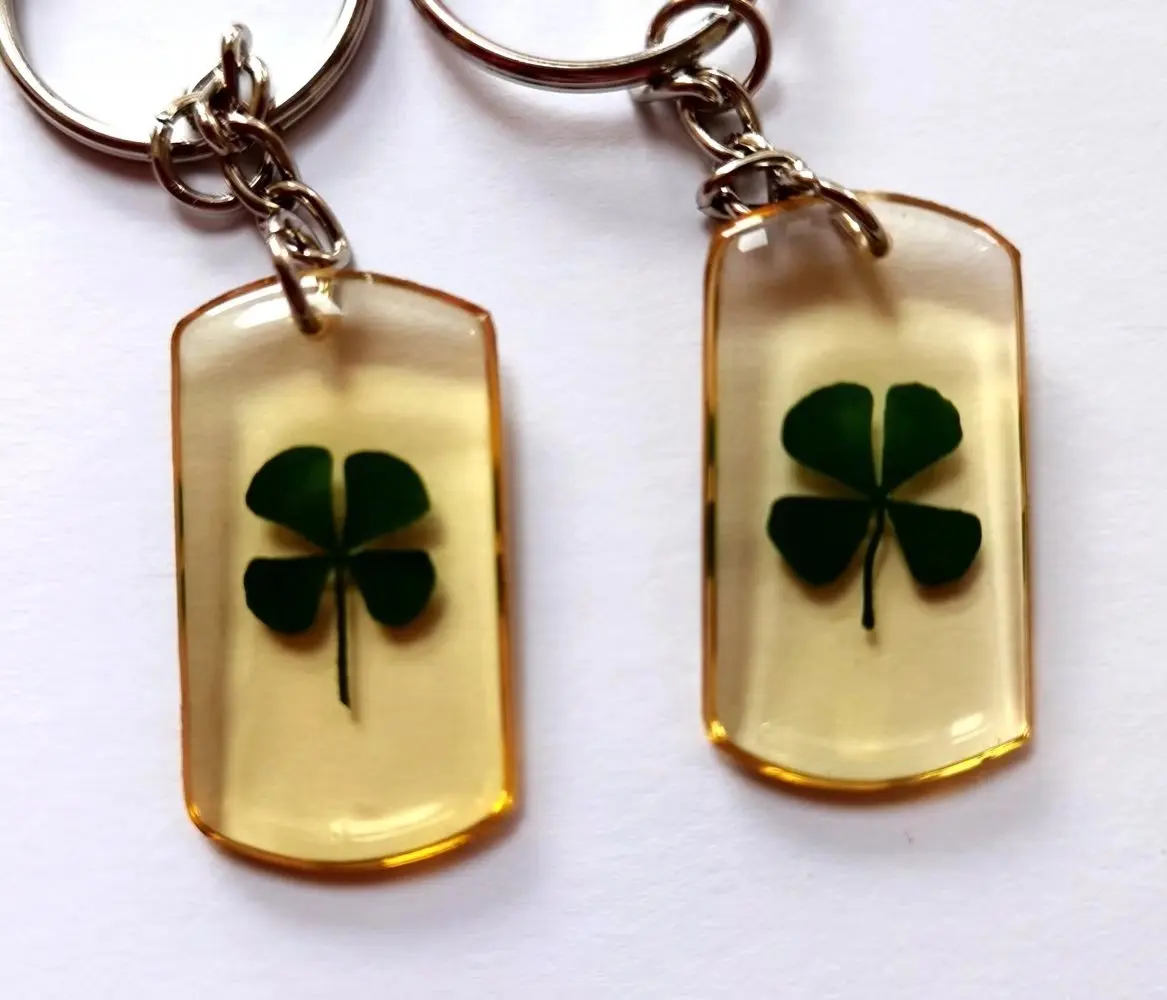 30 pcs keychain real four leaf clover new color back key ring  ym