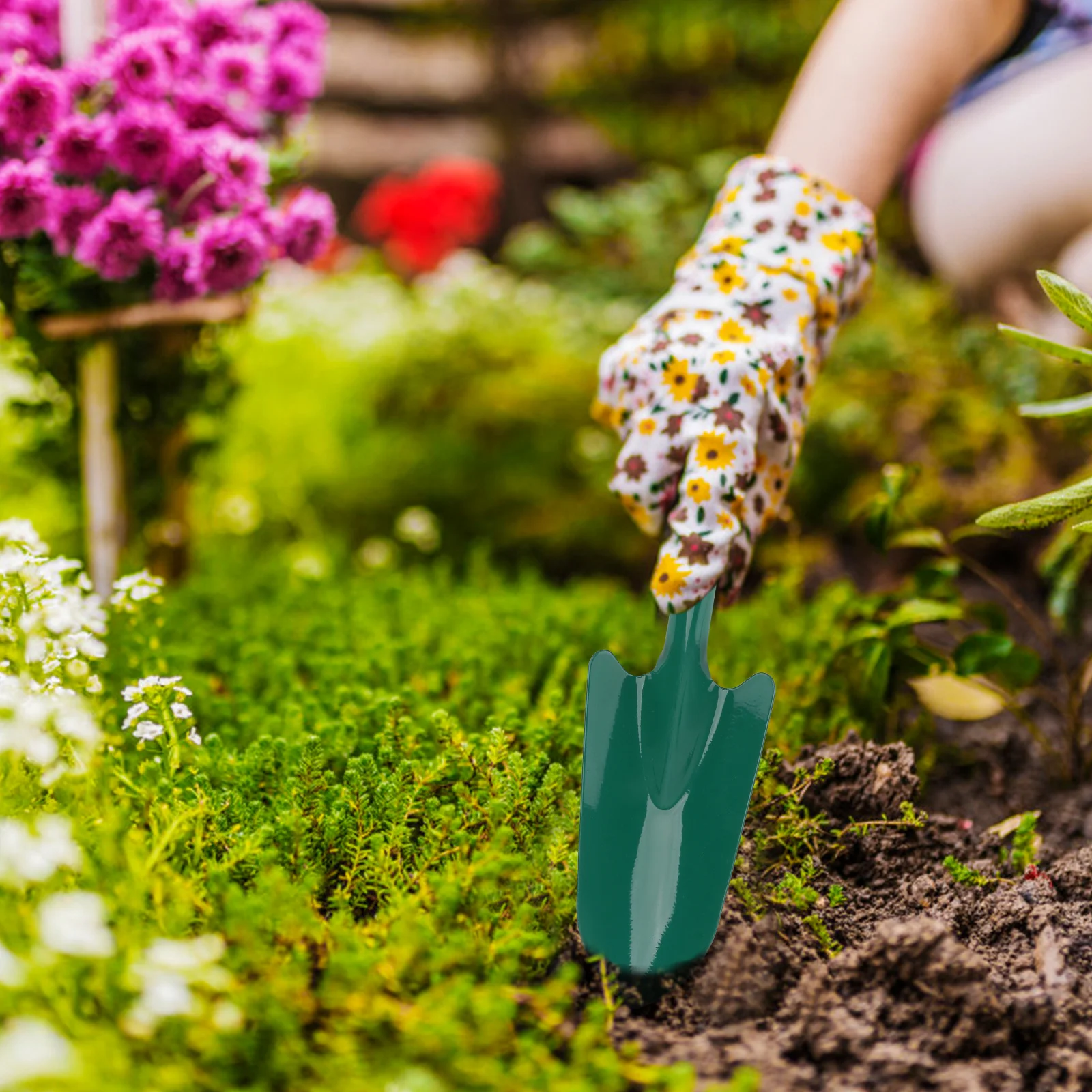 1Pcs Child Beach Shovel Small Steel Shovel Sand Digging Garden Planting Tool Portable Scoop Random Color Beach Toy