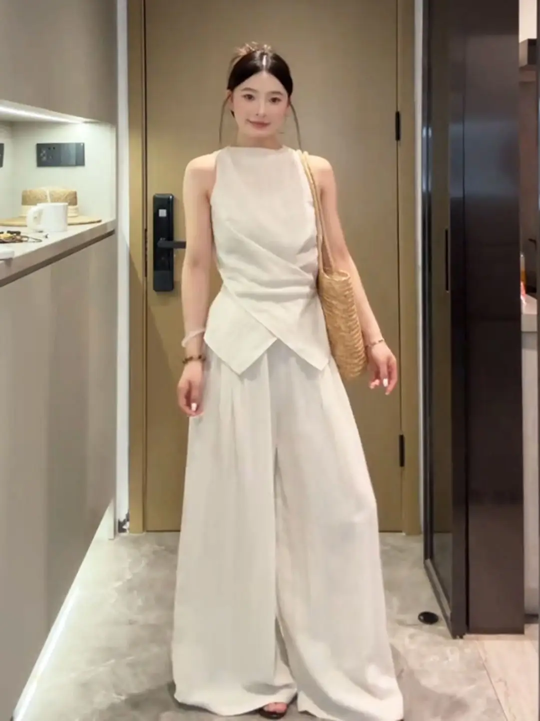 Elegant White Casual Women's Long Pants Set High Waist Design Summer New Style Loose Drapey Slimming Top Bottoms Ensemble