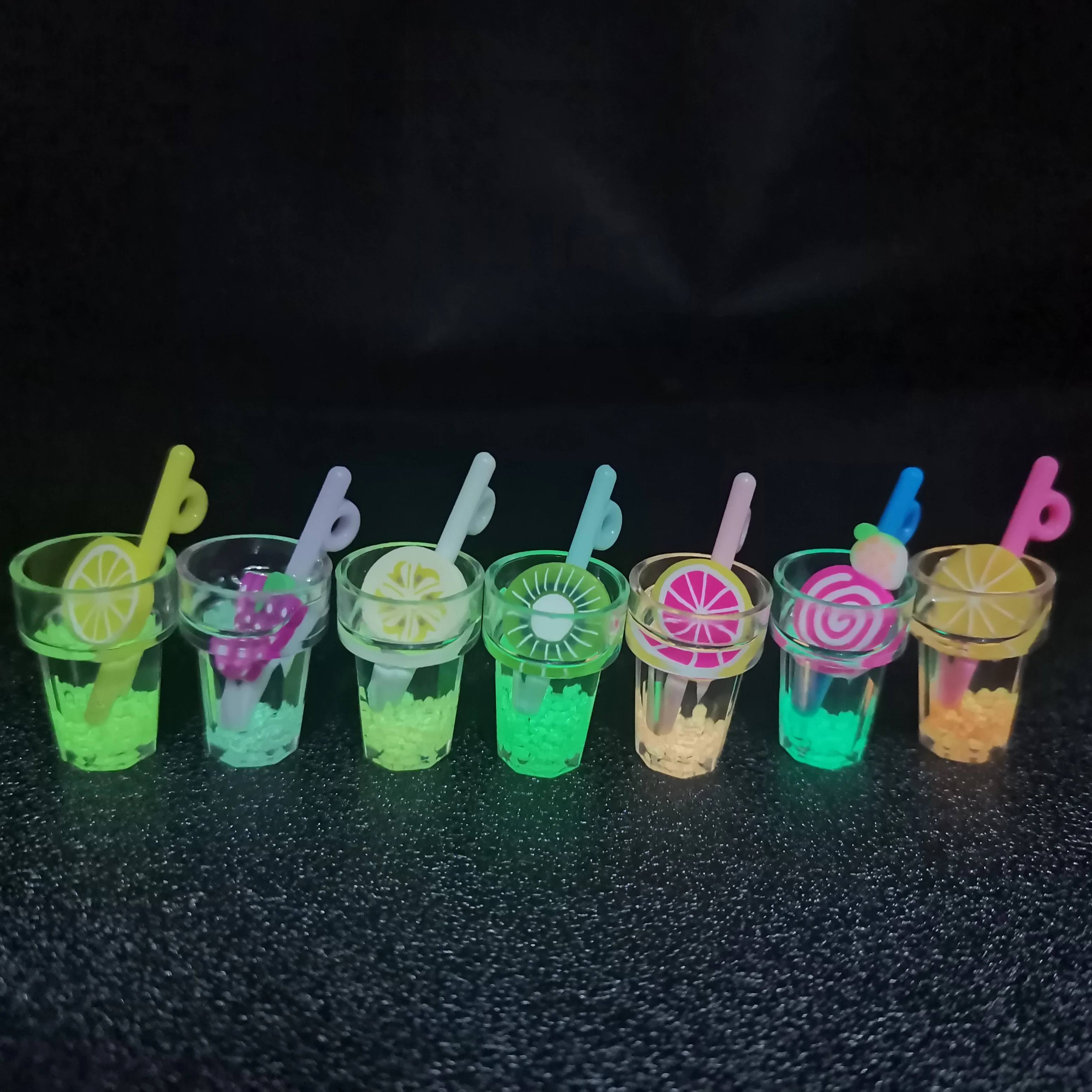 

Resin DIY Luminous Necklace Earring Accessories Cute Candy Manualidades Bracelets Charms Beads for Girls Jewelry Making 3Pcs/Bag