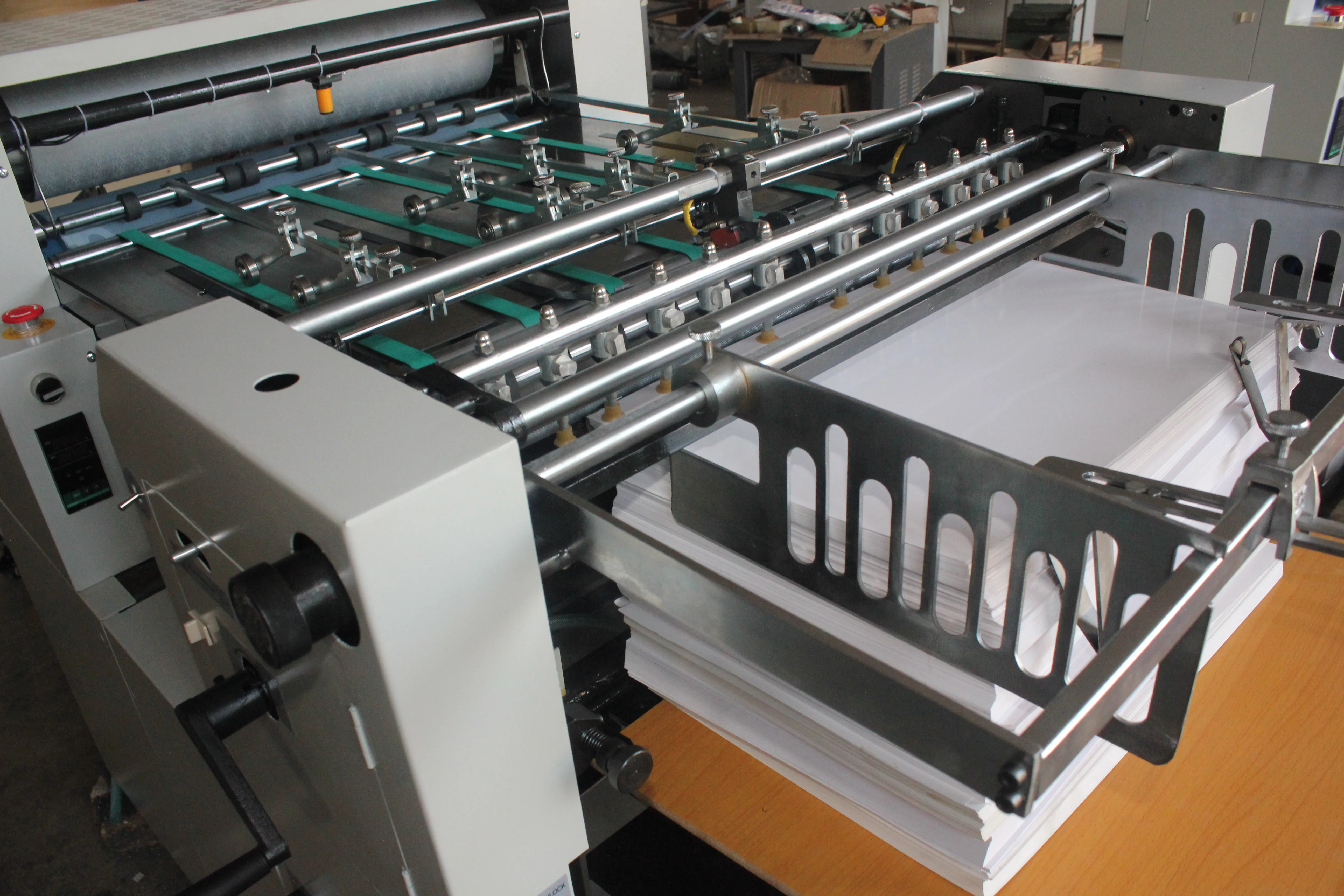 Fully Automatic Cnc Design Embossing Machine on Brass Plates for Clothing Paper and Leather