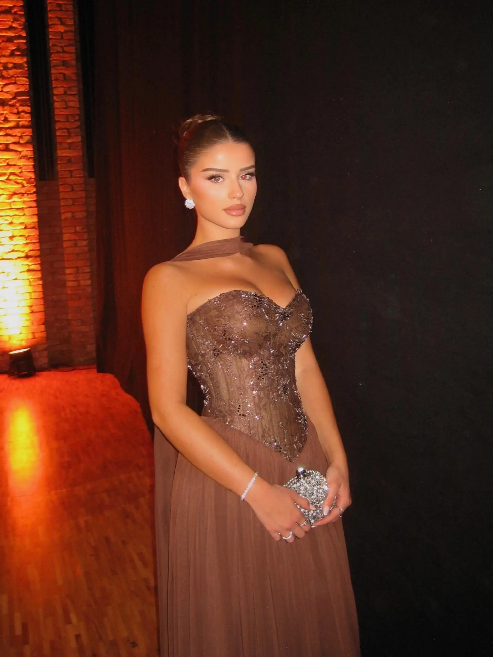 Fantasy Elegant Sweetheart Chest with Appliques Sequins Beads Evening Dresses Floor Length with Ribbon Modern Prom Party Gowns
