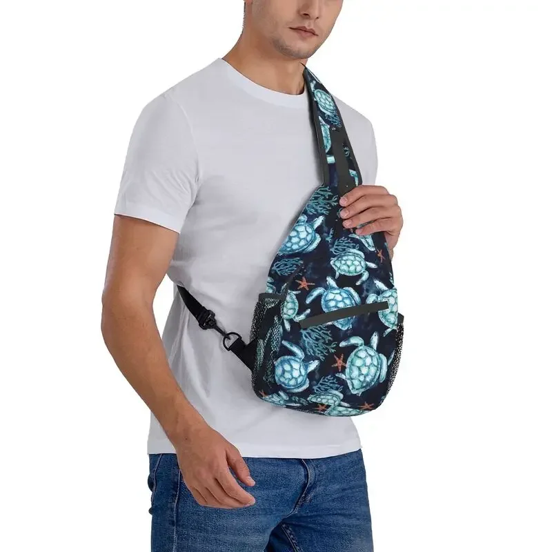 Cool Ocean Blue Turtles Sling Bag for Traveling Męski plecak na klatkę piersiową Crossbody Sea Animal Plecak na ramię