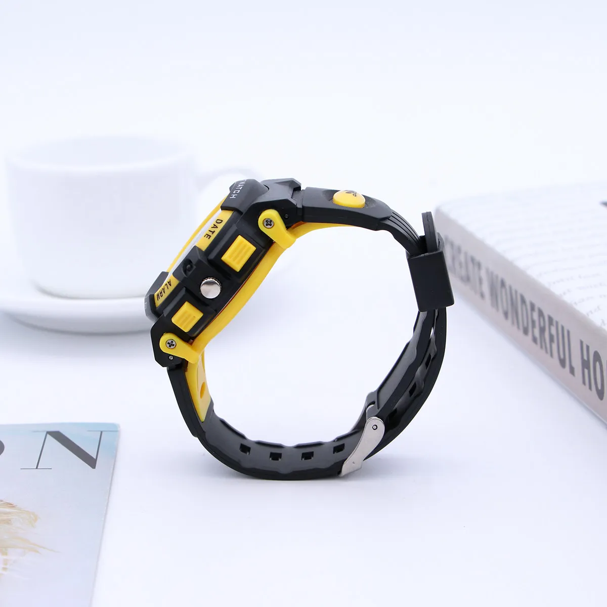 

Многофункциональные водонепроницаемые цифровые спортивные часы с двойным дисплеем, желтые, для активного отдыха, электронные наручные часы