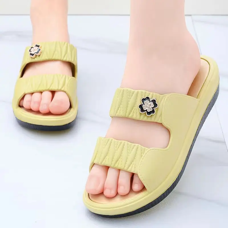 New Women's Summer One Word Wedges Slippers Thick Sole Non Slip Breathable Home Slippers Outdoor Slippers Mom's Sandals