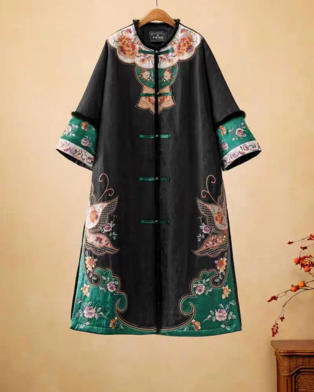 Luxury women's winter jacket Black green Color block embroidery Chinese style outerwear