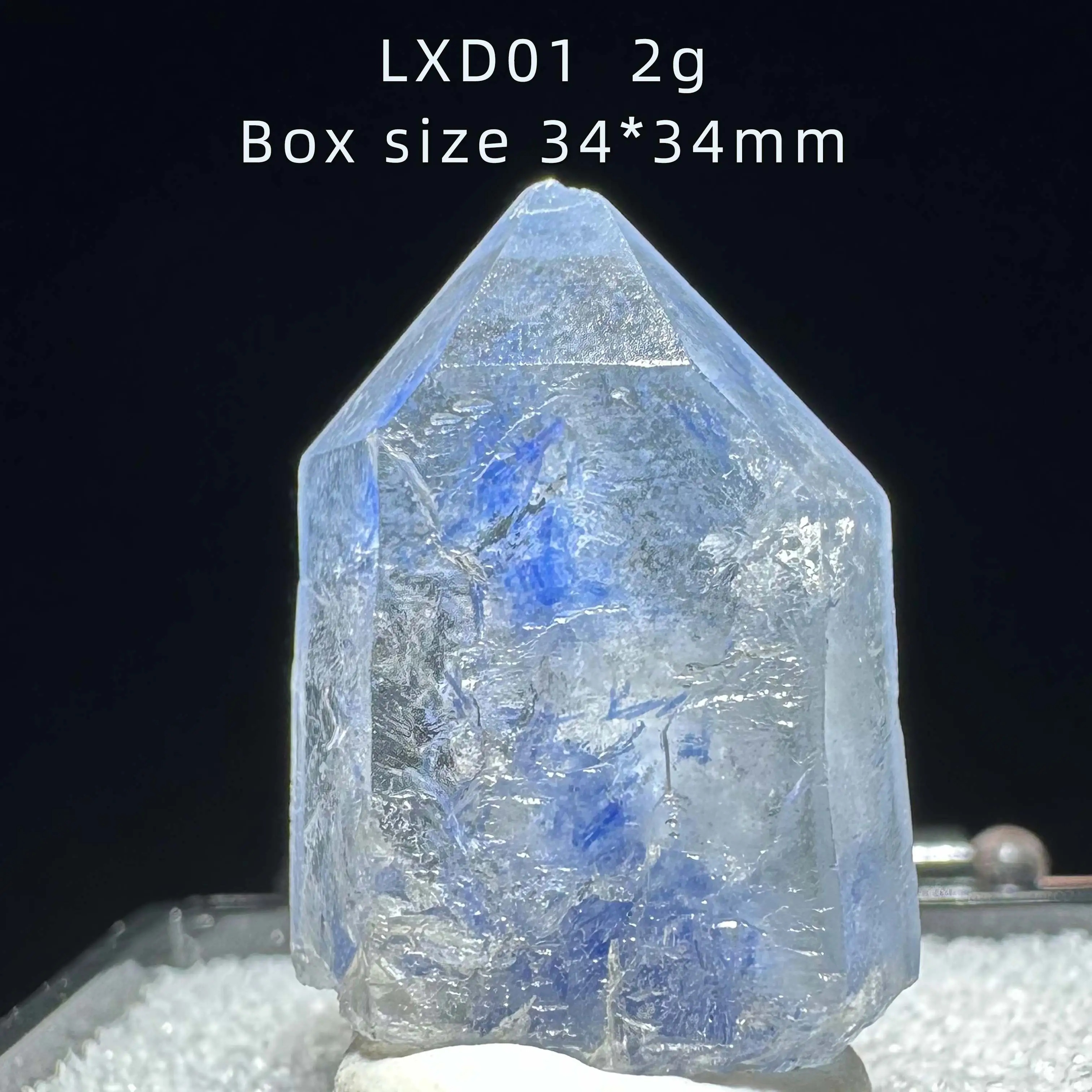 Natural Blue Crystal, Rabbit Fur Raw Stone Mineral Specimen, Possesses Healing Energy, Is Suitable for Meditation, Contains