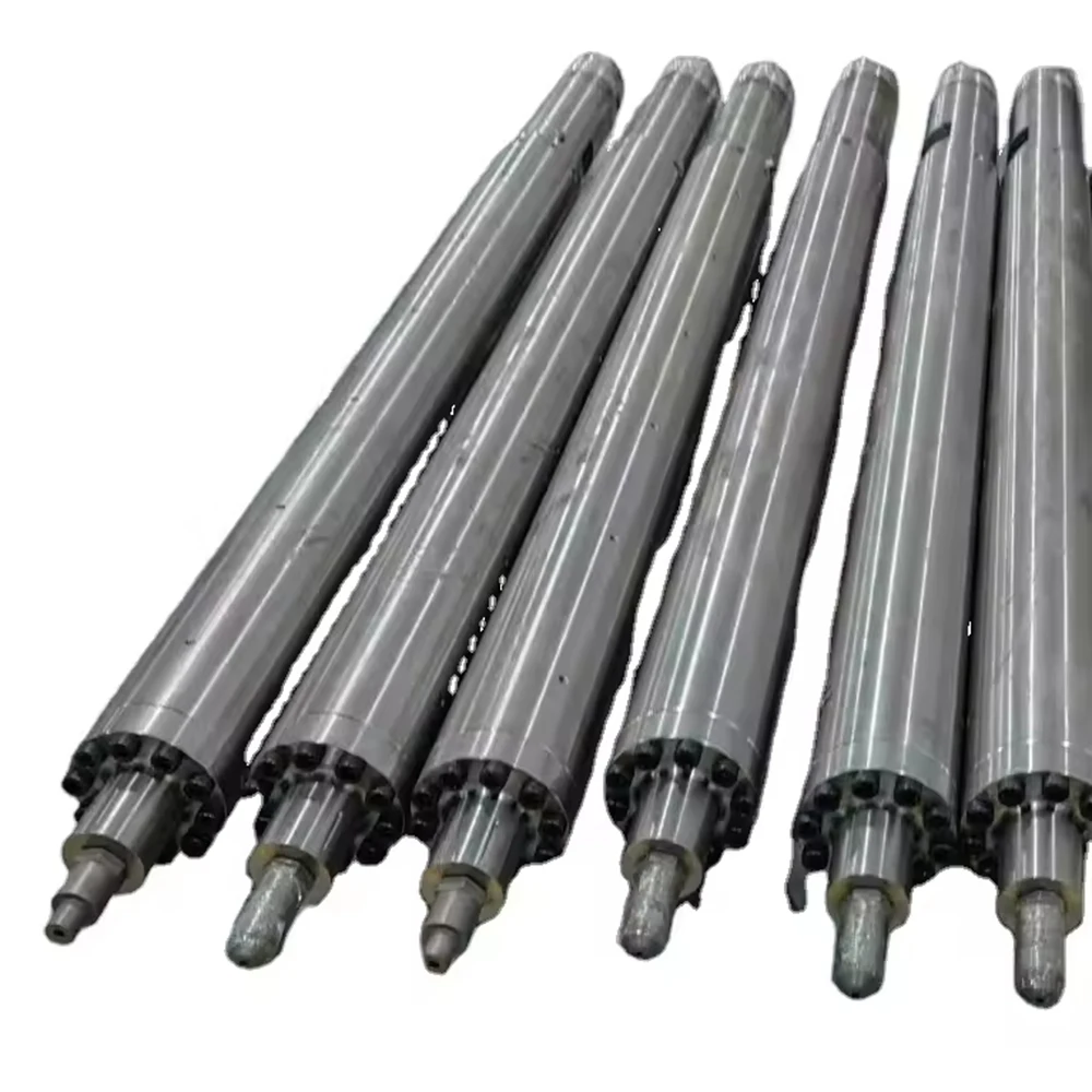 Custom-made micro and small screws and barrels for injection molding machines and extruders, suitable for plastic injection mold