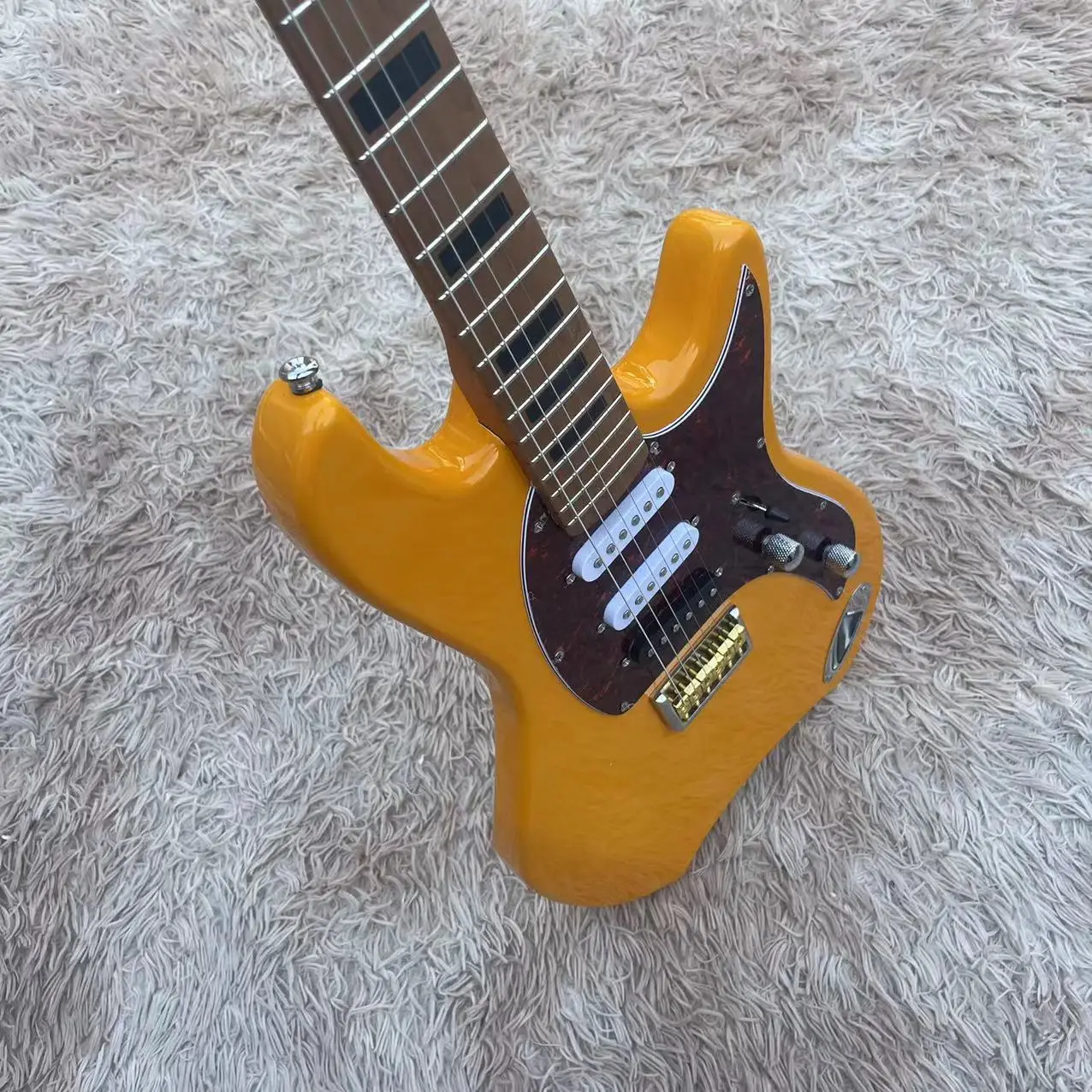 ESP special customized split electric guitar, yellow body, rose wood fingerboard, Canadian roasted maple track, single pick up,