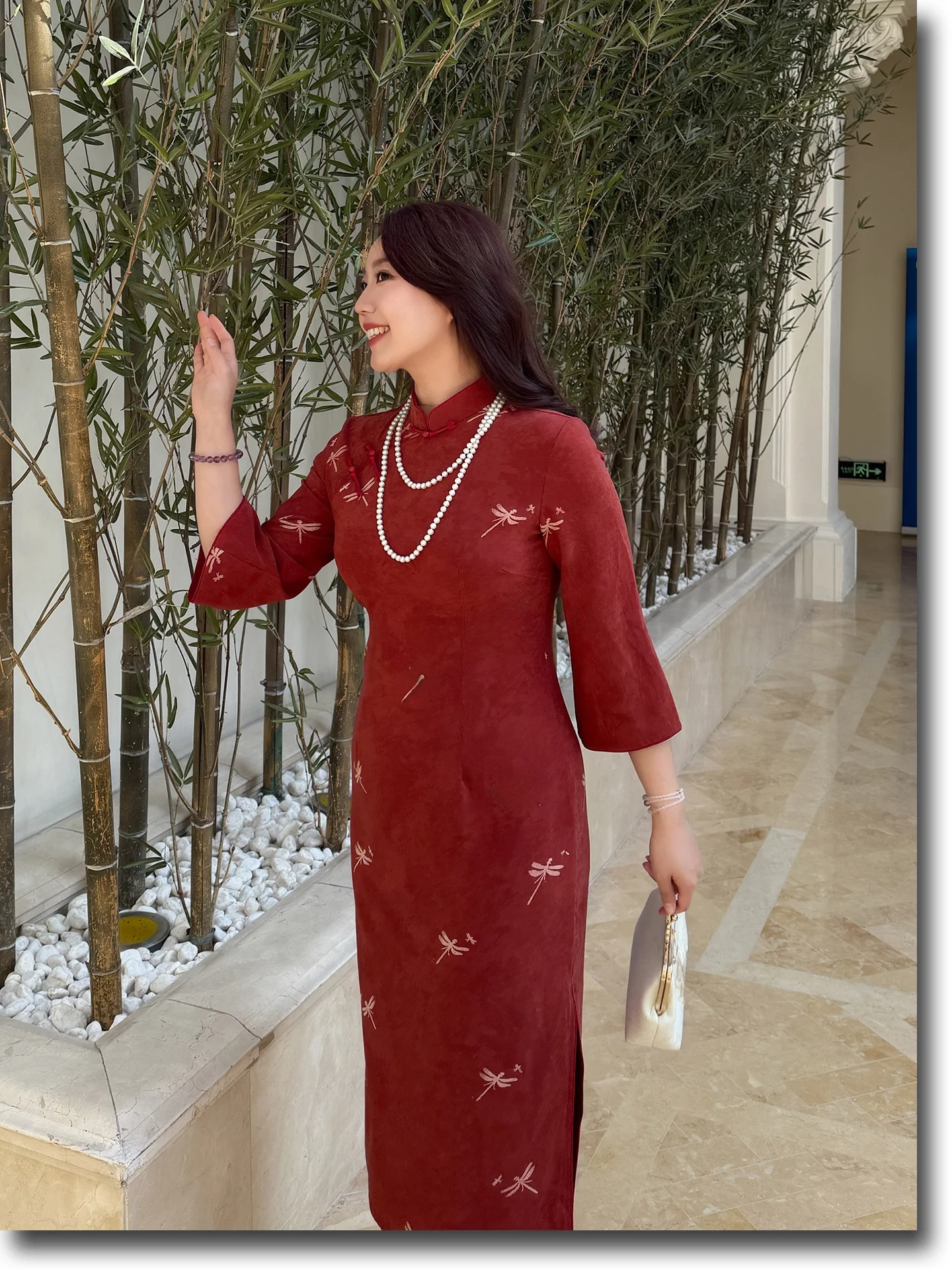 

Красный утягивающий длинный Ципао Dr, традиционная китайская женская одежда больших размеров, осенняя одежда из полиэфирного волокна с высокой талией