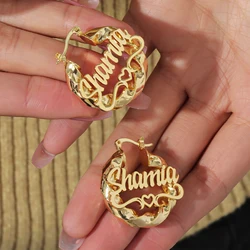 Qitian Kids biżuteria nazwa własna kolczyki w kształcie koła kobiety imię kolczyki, Twist Hoop kolczyki dla dzieci, spersonalizowany prezent na Boże Narodzenie