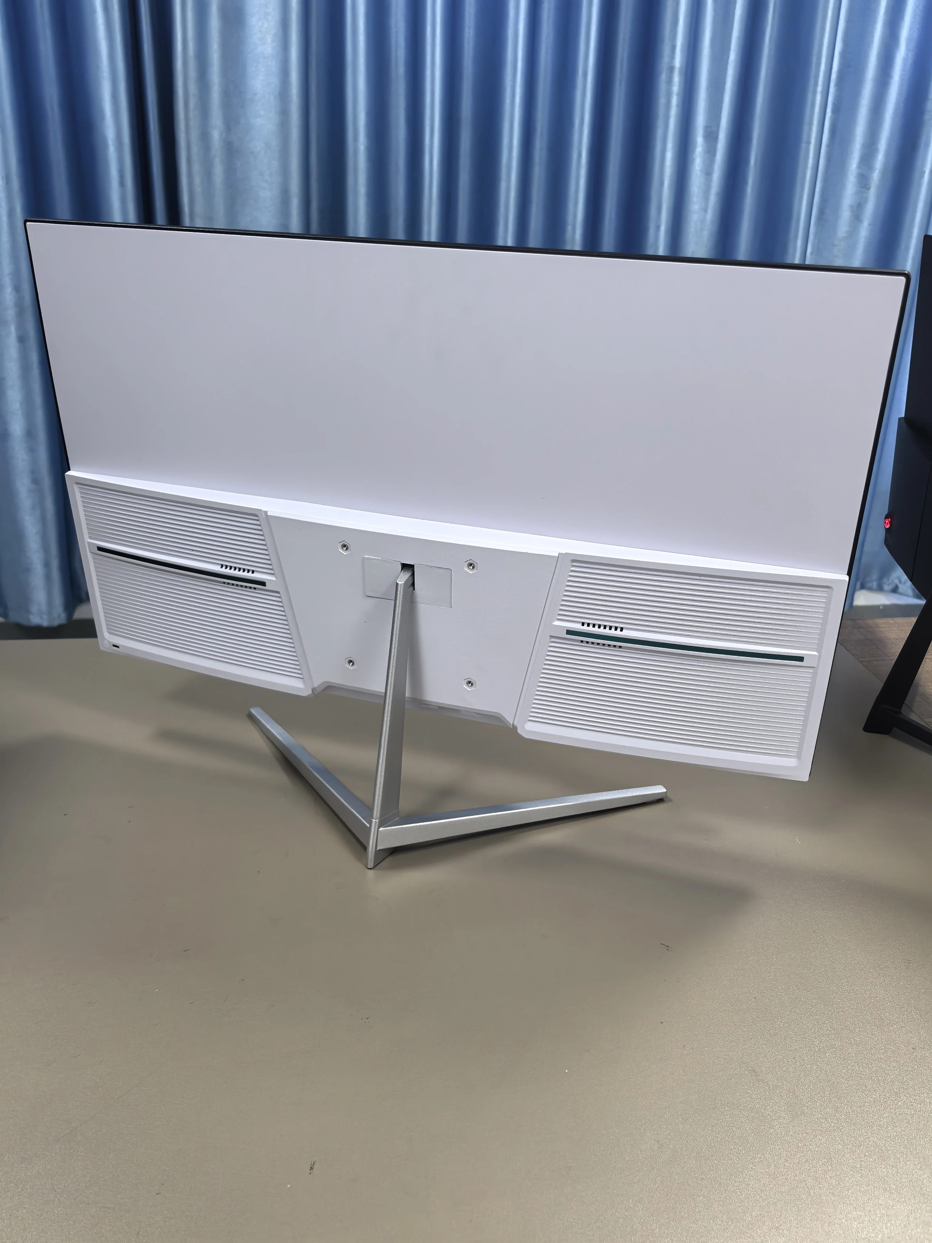 27 Inch Desktop  Computer LCD Touch Screen Bezel-less Gaming Display