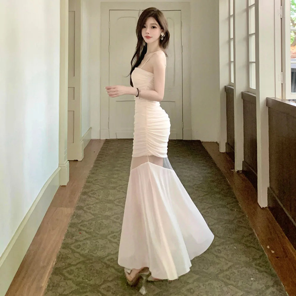 エレガントな女性のボディコンマーメイドドレス ベージュ チュール シアーパネルディテール スパゲッティストラップガウン 誕生日パーティー プロムドレス ローブ