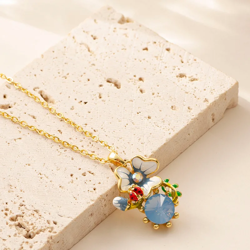 

Fashionable and exquisite small fresh oil dripping diamond flower pendant necklace accessories women's summer clavicle chain