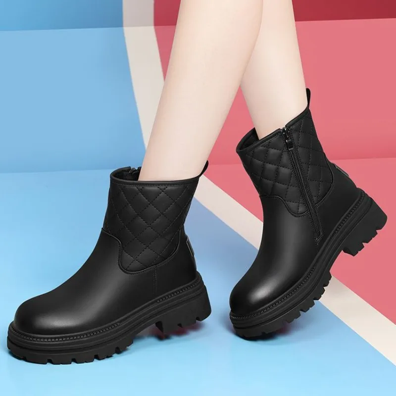 جلد مقاوم للماء مكتنزة المرأة أحذية الثلوج الشتاء الصوف مبطن الجوارب الاتجاه 2025 بيع موضة أفخم الدافئة الفاخرة السيدات الأحذية