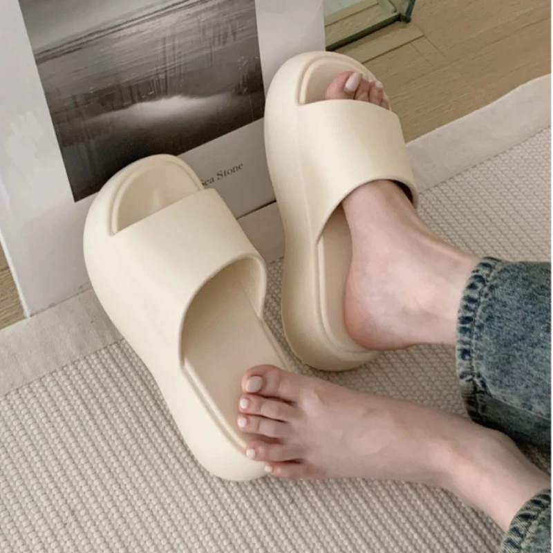 Korean Simple Versatile One Word Slippers Women Summer Seaside Holiday Outer Wear Thick Bottom Stomping Shit Feeling Beach Shoes