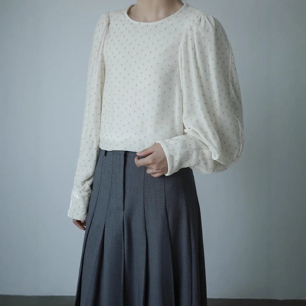 

Gagarich, осенне-зимний новый японский ретро модный темпераментный бархатный топ с французской текстурой, свободная утягивающая рубашка для женщин