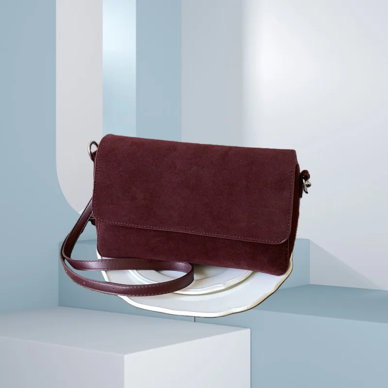 

Маленькая квадратная замшевая сумка в стиле ретро для женщин, осень-зима 2021, новая модная повседневная сумка через плечо большой вместимости