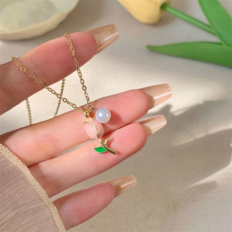 2023 New Fashion Trend Unique Design Elegant Delicate Tulip Pearl Necklace Women Jewelry Wedding Party Premium Gift Wholesale