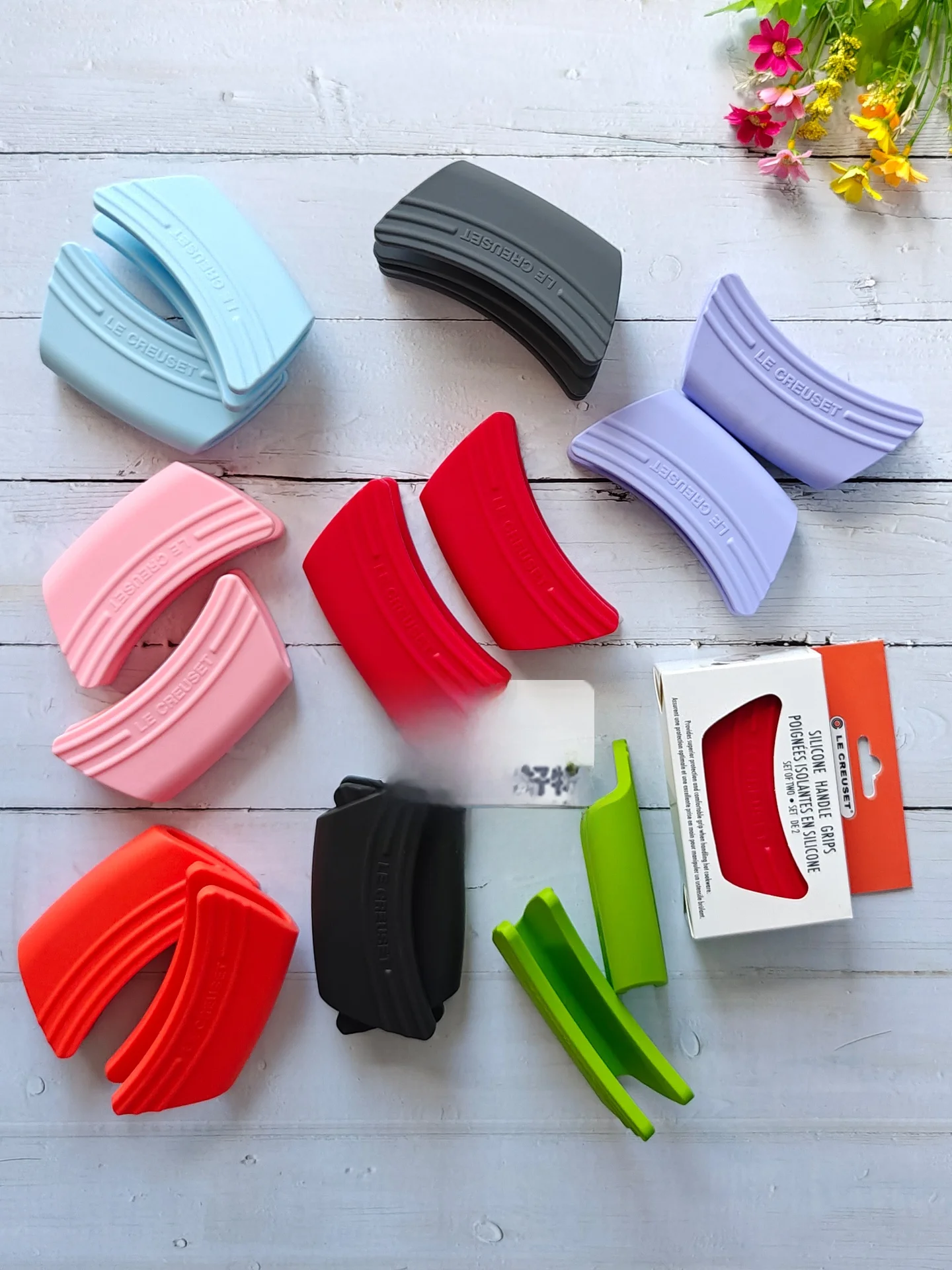 

Le Creuset Cool Color Silicone Handle Covers High Temperature Resistant Anti-Scalding Ear Covers Enamel Pot Heat Insulation H...