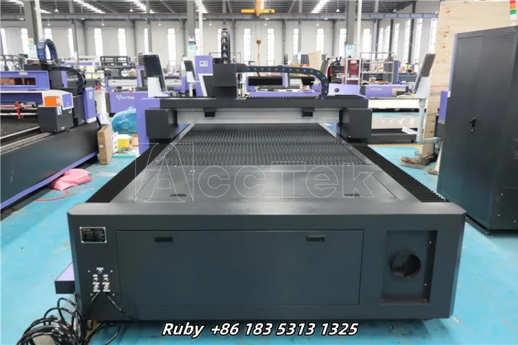 1.5 واط 2kw 3kw 5*10ft CNC معتدل الفولاذ المقاوم للصدأ الحديد الألومنيوم الصفائح المعدنية القاطع التلقائي الألياف آلة القطع بالليزر 1530