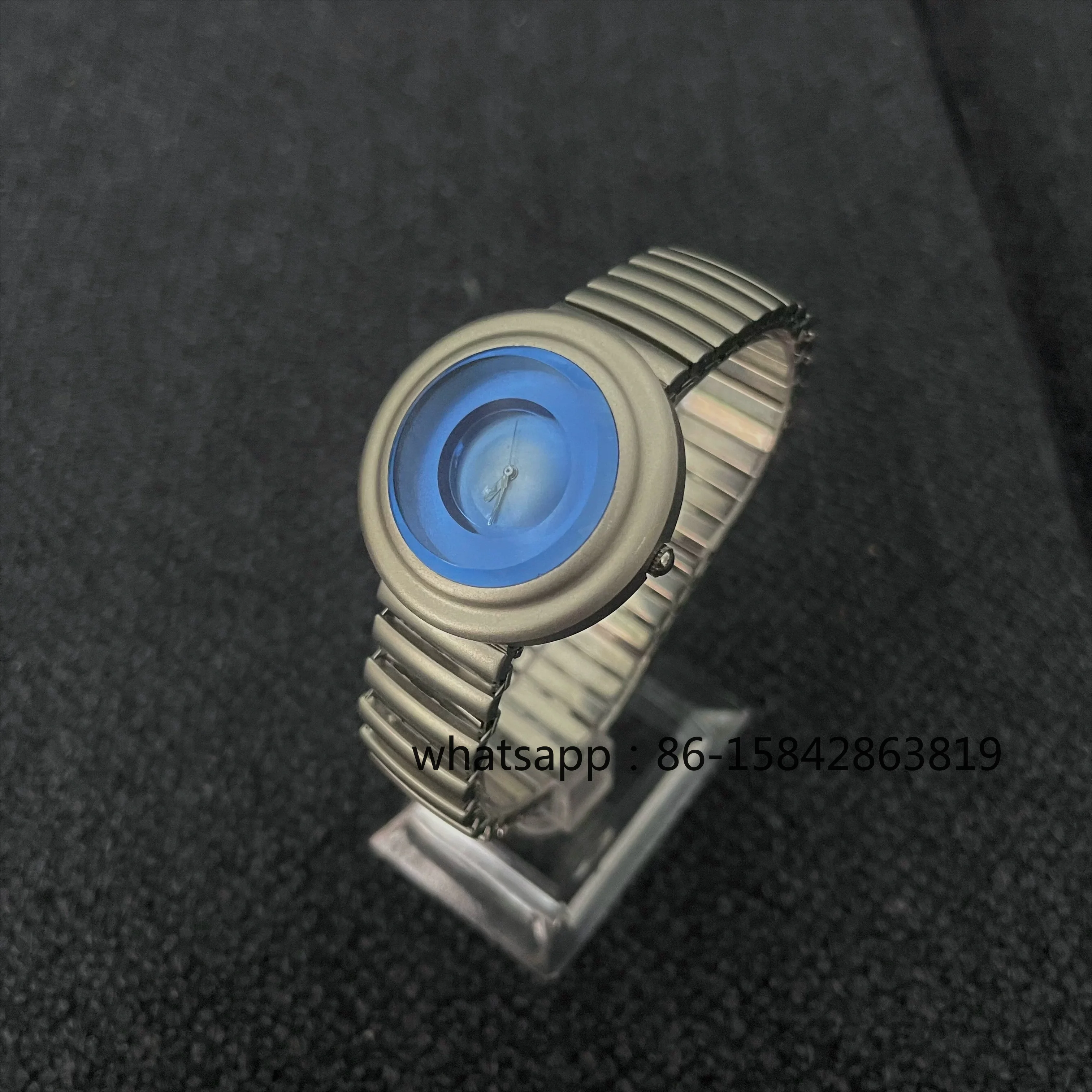 Round Dial Men's and Women's Retro Metal Vintage Quartz Watch