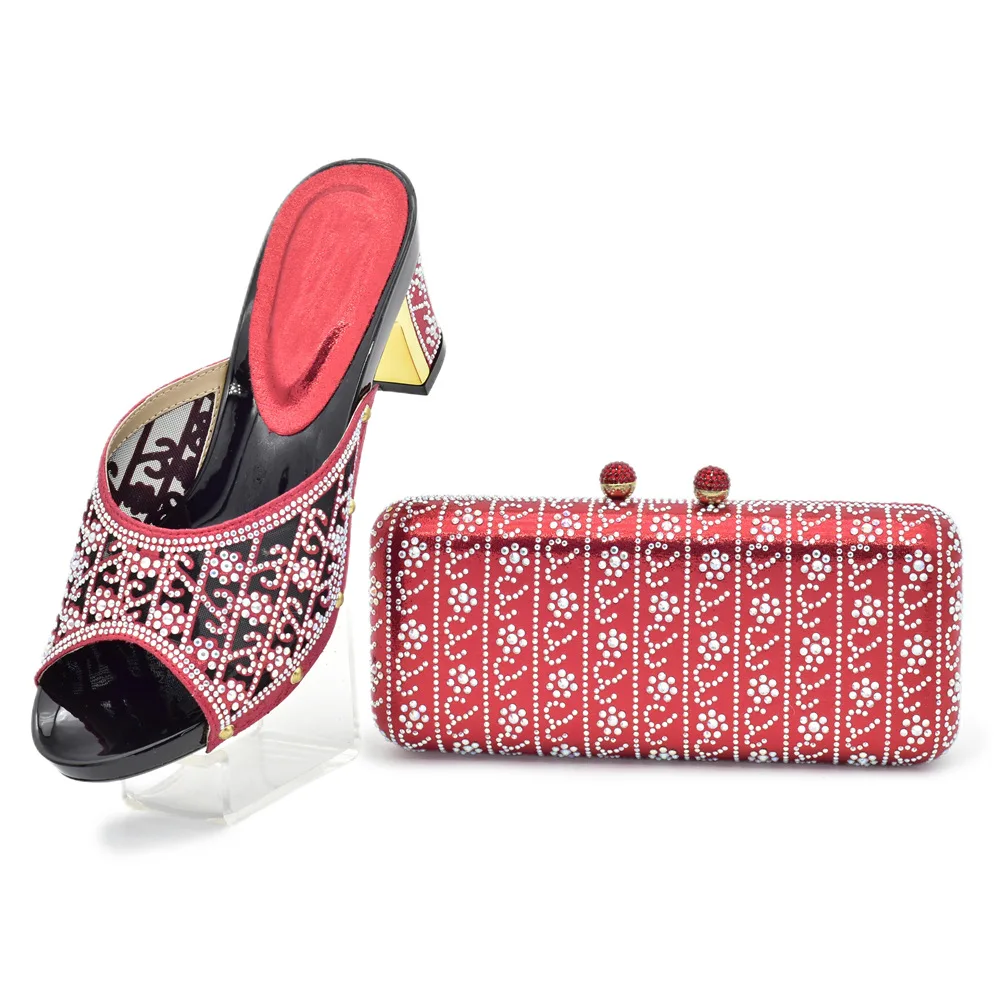 

The party is matched with high heels, hot diamond pattern, round head, sandals, and party clutch bag, shoe bag set.