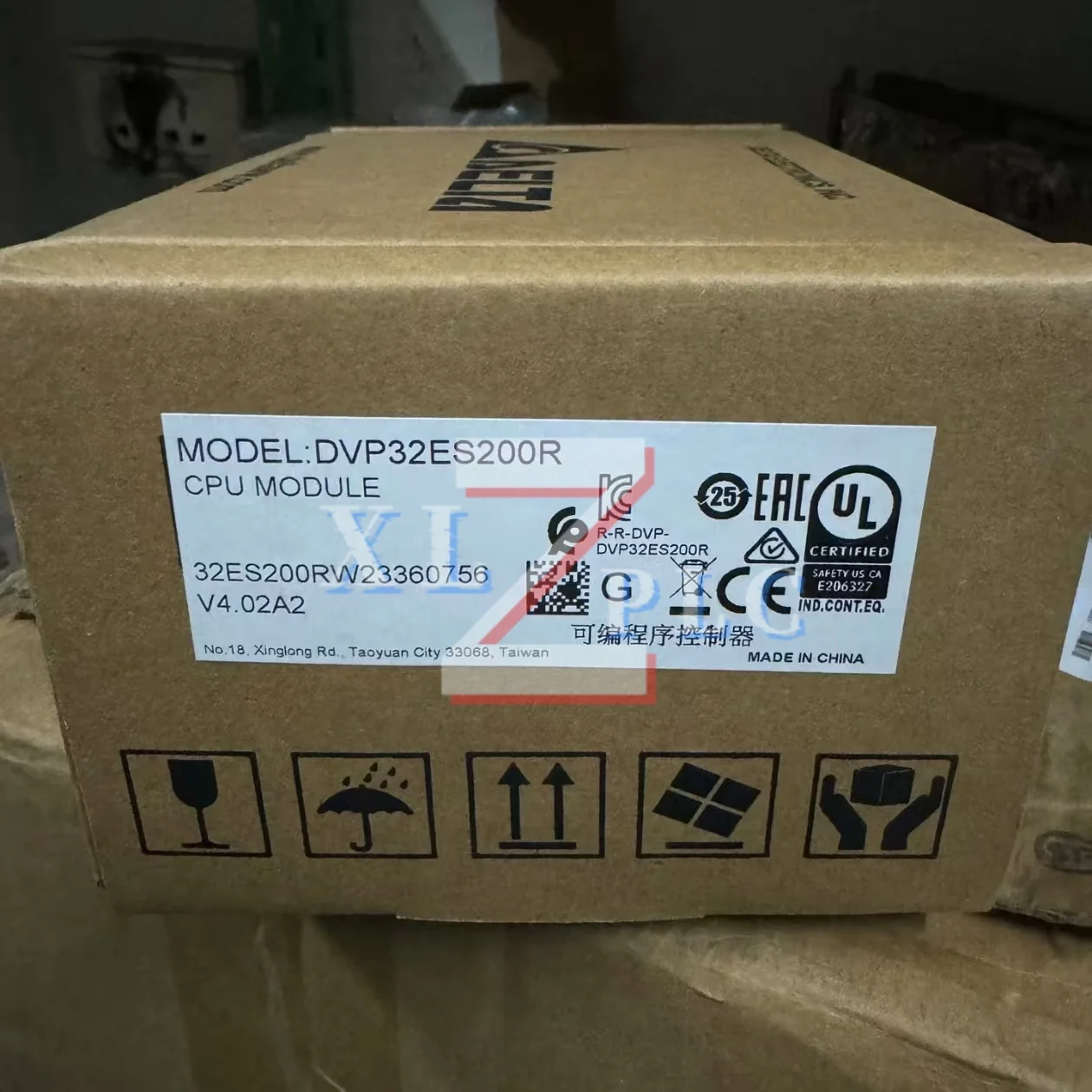 وحدة PLC جديدة في المخزون DVP32ES00R2 DVP32ES200R DVP32ES200T DVP32ES200T DVP32ES200T DVP32ES300R