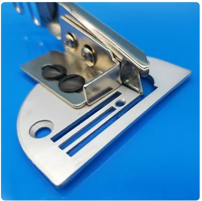 Industrial Two Synchronous Car Slide Hemming Device Sewing Machine Thick Material Single Bag Folding Faucet Blanket Cushion
