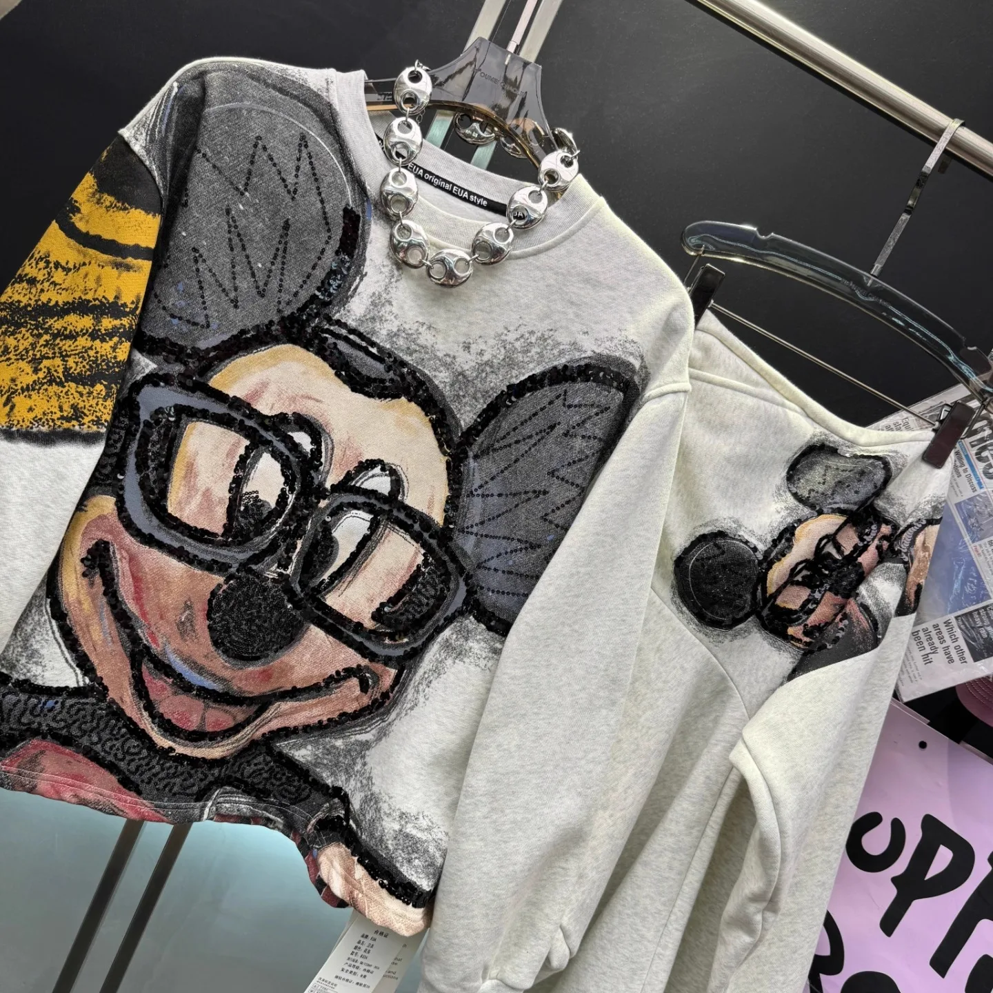 

Cartoon Print Fleece Sweatshirt for Women 2025 Winter New Heavy Sequin Loose Design Round Neck Long Sleeve Pullover Top