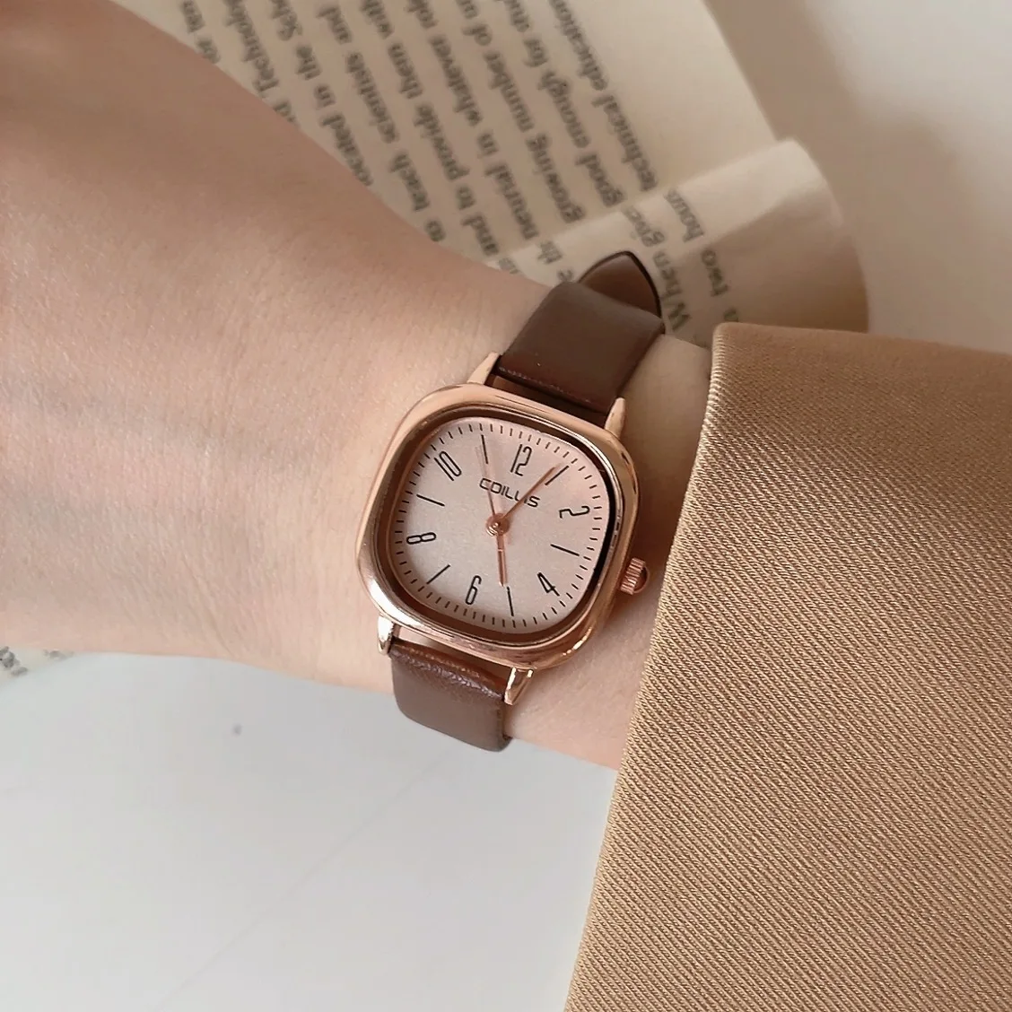 Women Brand Watch Simple and Niche Retro Square Fashion Accessories Ladies Fashion Quartz Clock Wristwatches