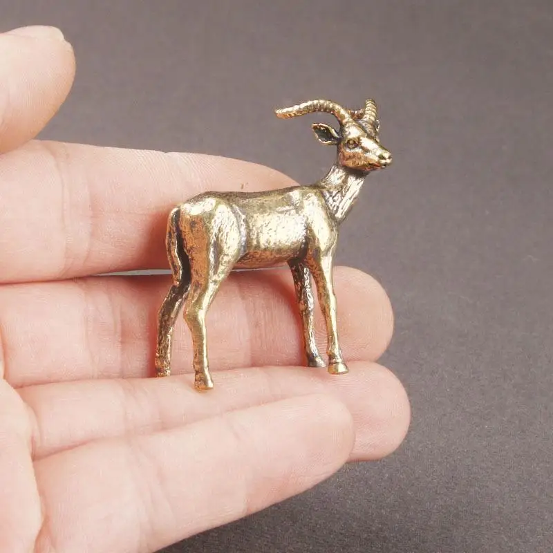 Vintage Brass Leader Sheep Statue Metal Miniature Desktop Ornament For Car Dashboard Home Office Feng Shui Decor Collection Gift