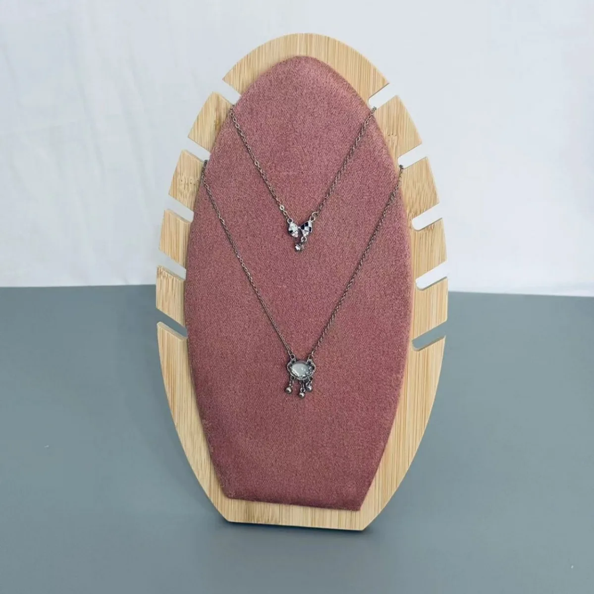 Creative Necklace Display Stand with Banana Leaves Design
