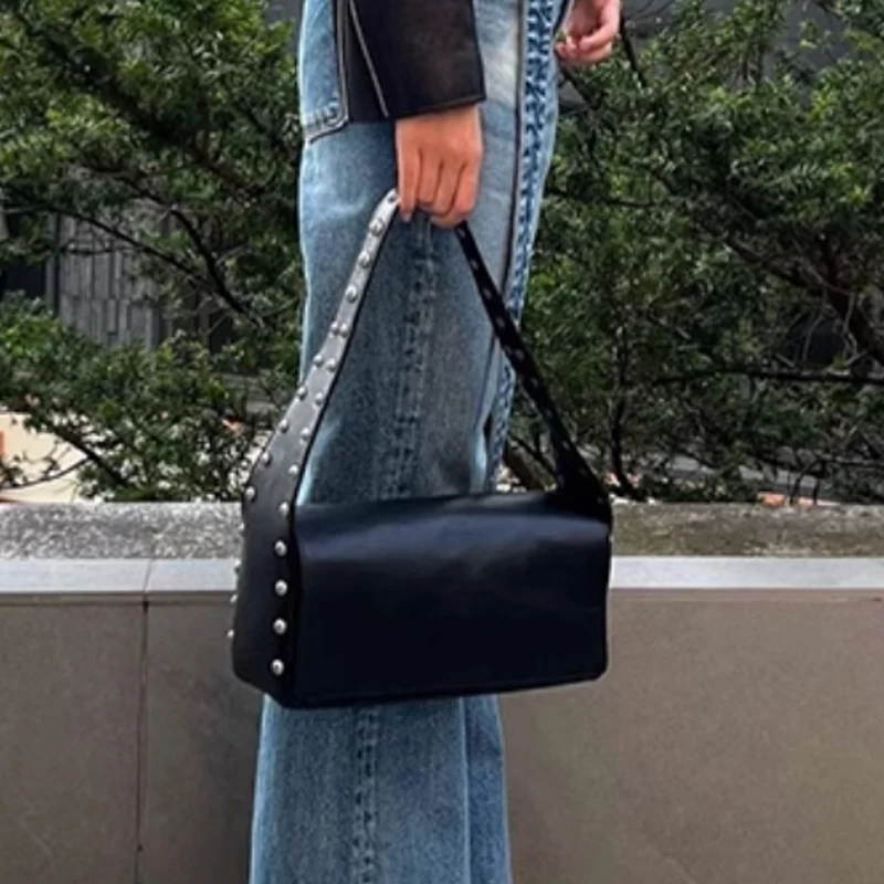 

New Tote Bag for Women Rivet Shoulder Bags Vintage Women's Bag Retro Handbag Purse Clutch Large Armpit Bag