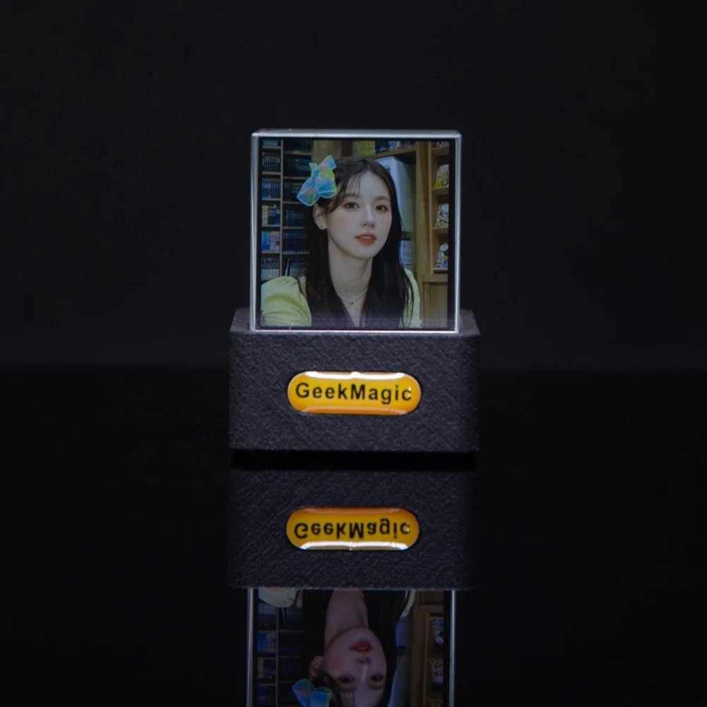 Crystal Cube – affichage Photo holographique, Station météo intelligente et horloge numérique, avec Album d'animations GIF, pour le bureau et la maison