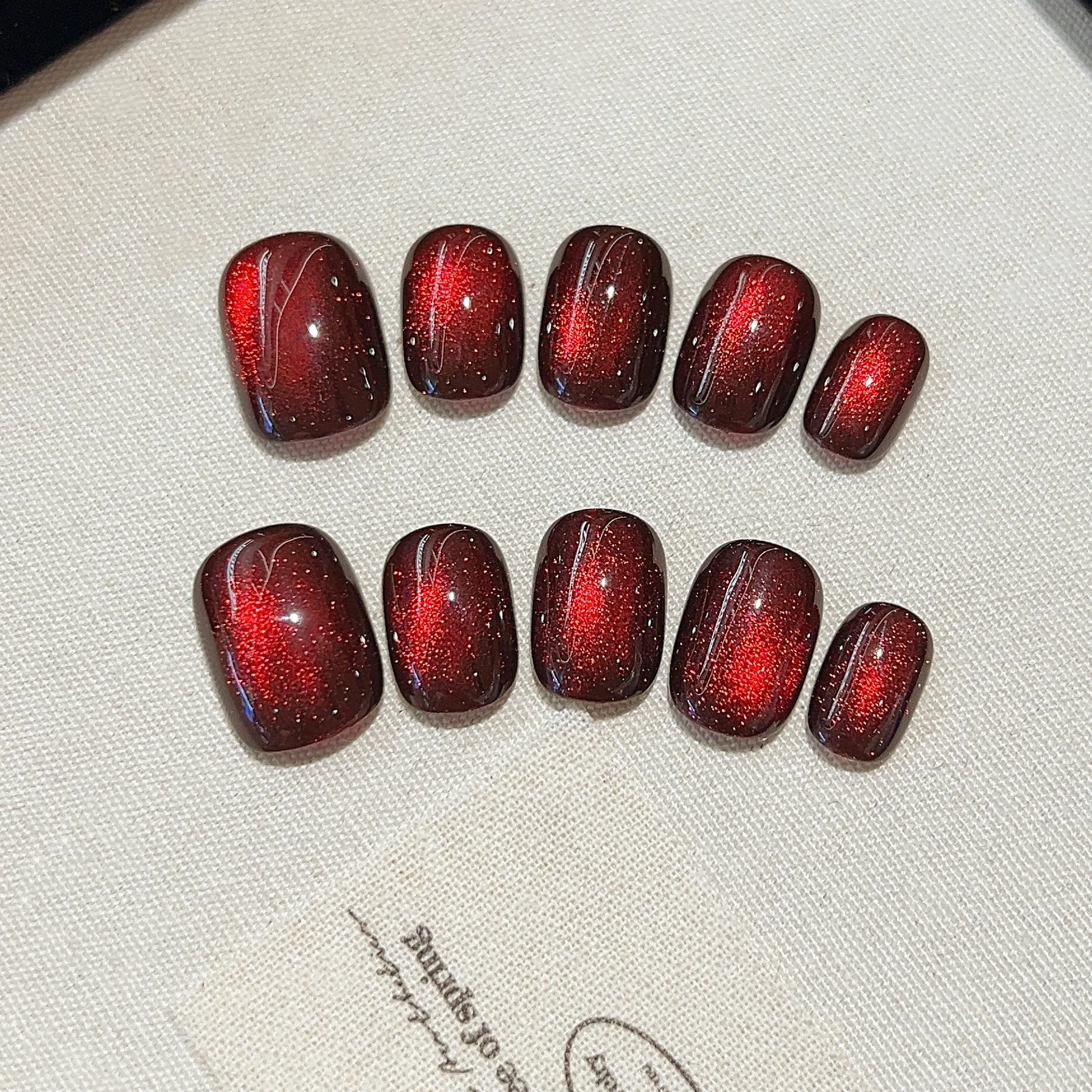 10PCS Handcrafted Wine Red Cat Eye Fake Nails Glossy Shimmer Press On Nails Short Square Nail Decor for Women
