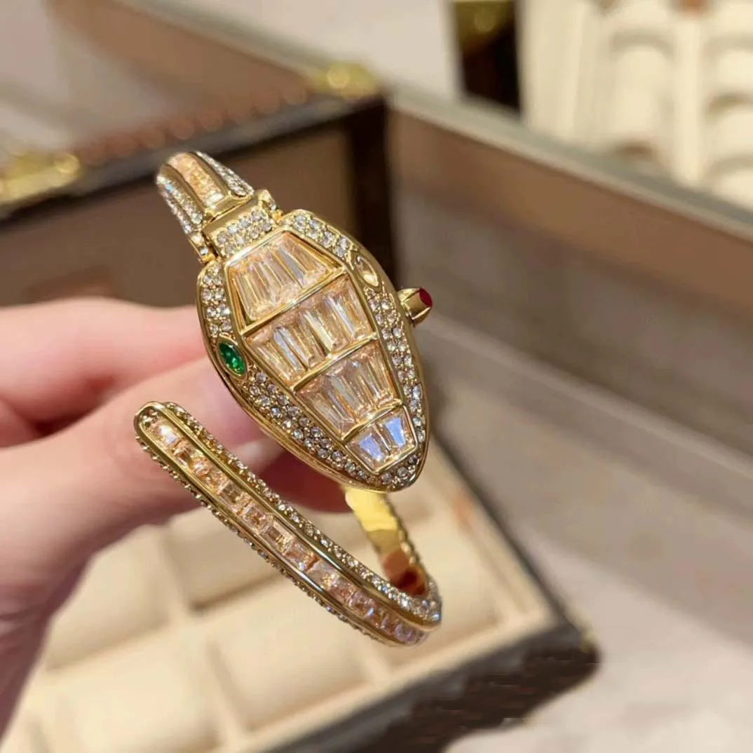 

Women's Snake-shaped Diamond-encrusted Bangle Quartz Watch, Luxury Banquet Light Luxury Wristwatch, Fashion Watch
