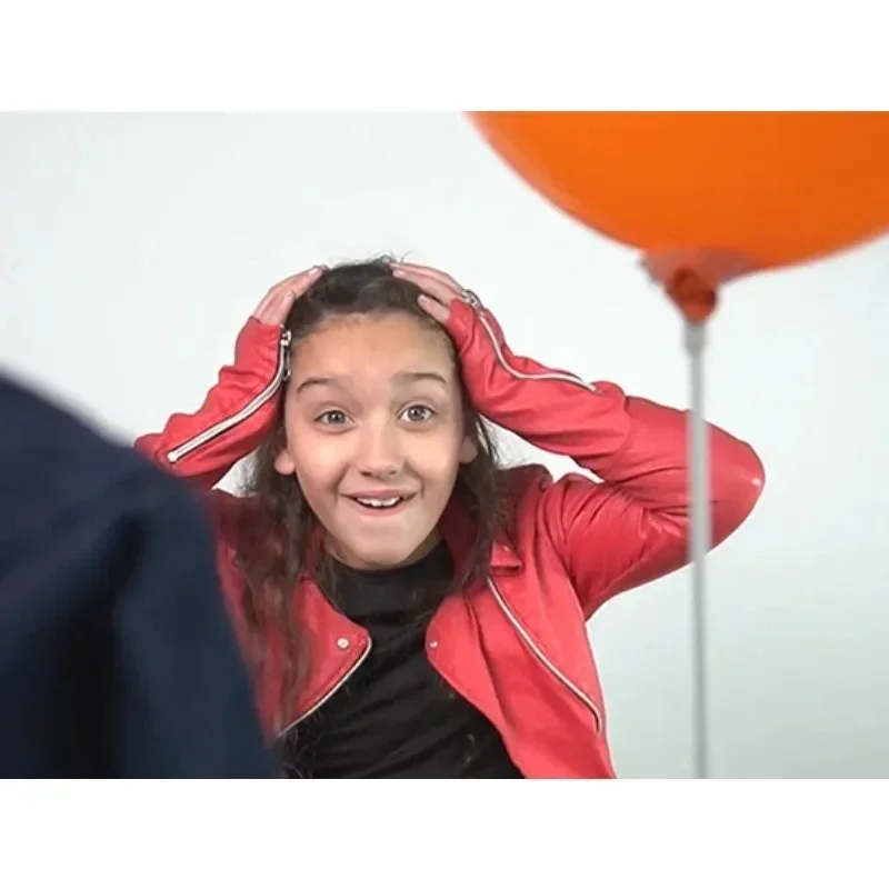 

Toon Balloon by Gustavo R Stage Magic Trick Magia Magie Magica Magicians Prop Accessory Illusion Gimmick Funny Stuff