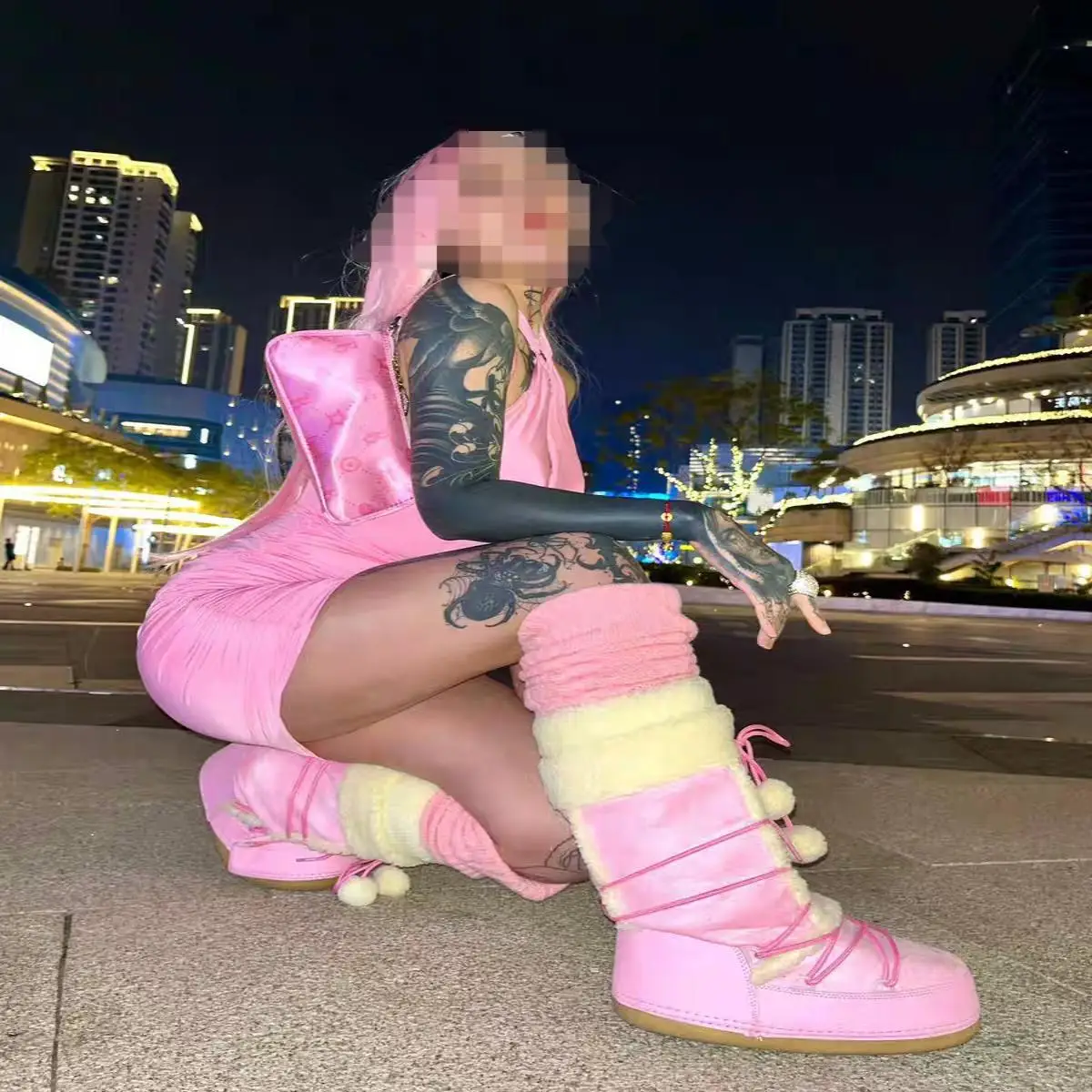 

Cute Pink Fur Lined Snow Boots Flat Bottom Winter Warm Anti Slip Cotton Skiing Space Boots Women's Fashion Mid-Cut Booties