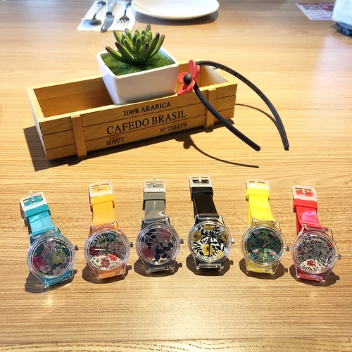 שעונים מותאמים אישית