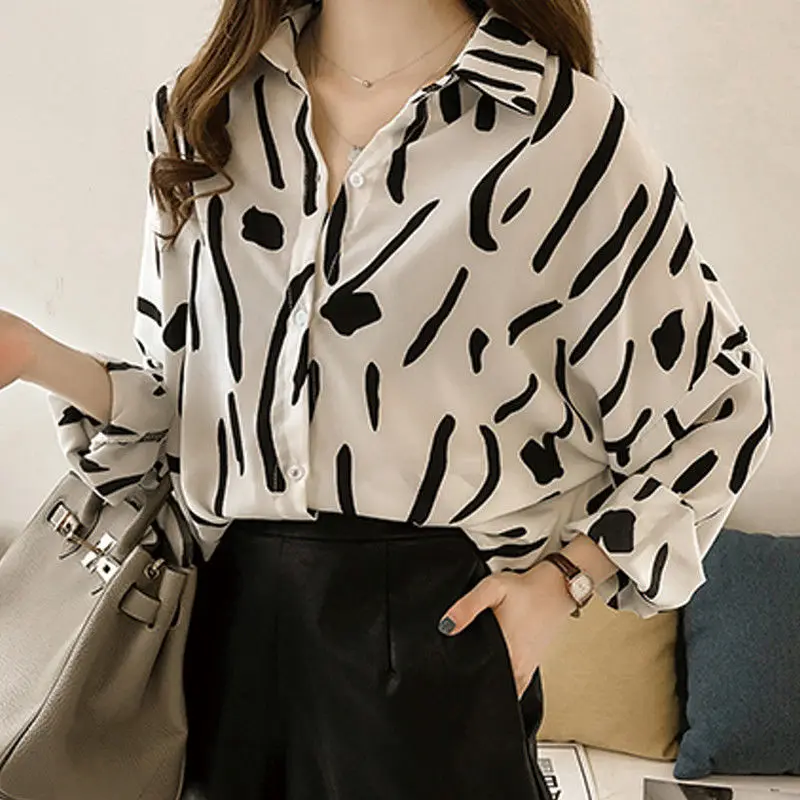 Fashion Lapel Button Loose Printed Shirt Women\'s Clothing 2022 Autumn New Oversized Casual Tops All-match Office Lady Blouse