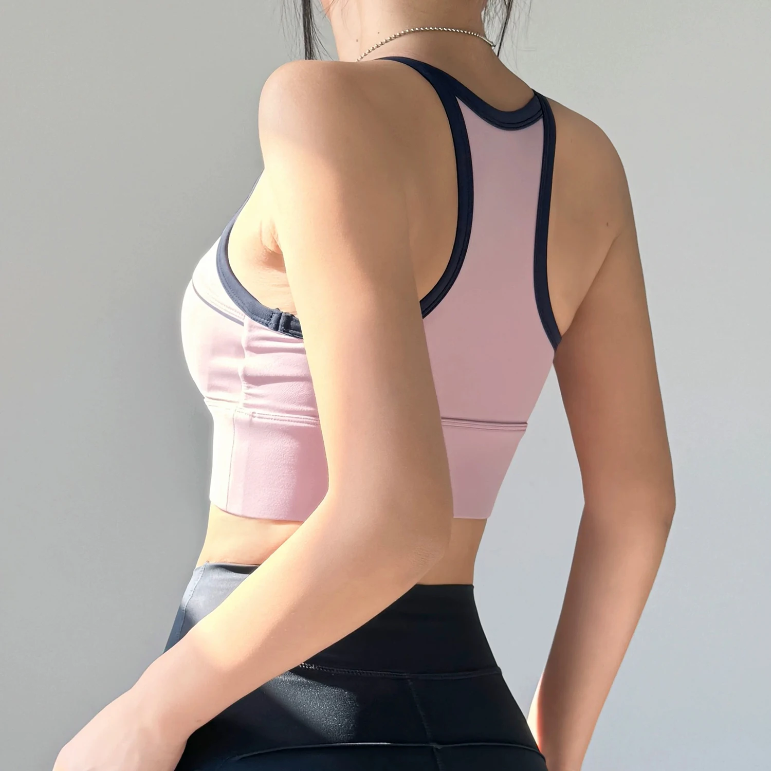 

Women's One-Piece Yoga Bra Sports Vest for Running Training Outdoor Fitness Gather-and-Slim Design