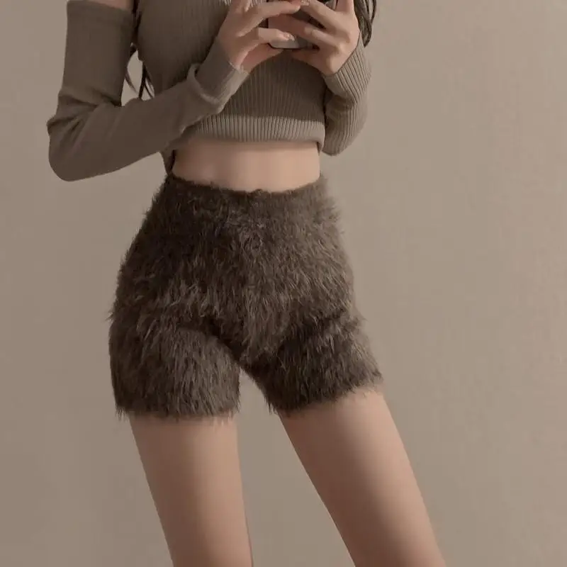 شورت نسائي منسوج من المينك الصناعي عالي الخصر صالة غامضة وقيعان رياضية واسعة الساق ناعمة ومريحة شورت أمان غير رسمي للخريف/الشتاء
