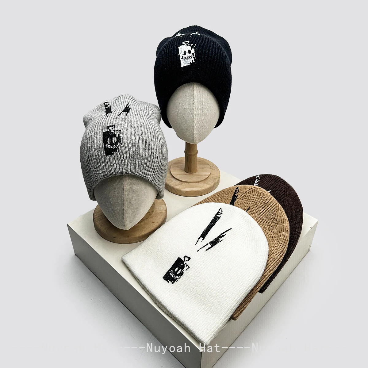 New Men Women Niche Hand-drawn Smiling Face Pattern Knitted Hats Warm Personal Versatile Color Block Beanies Fashion Simple Ins