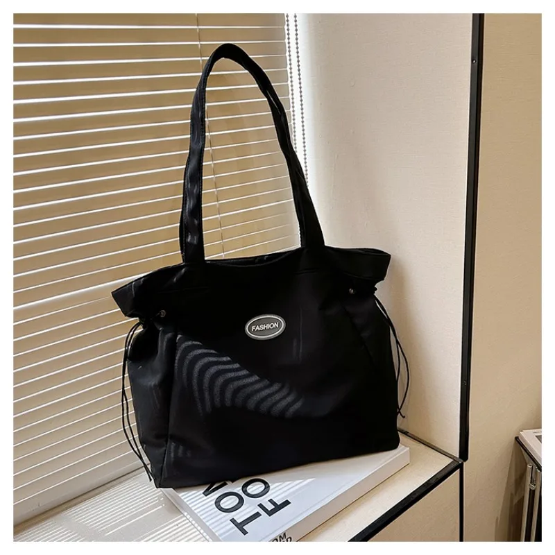 Casual Large Capacity Nylon Shoulder Bags Zipper Solid High Quality Commuting Handbags for Women 2024 Simple Versatile Tote